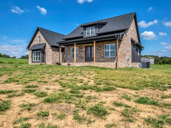 1146 Maxwell Branch Rd, Cottontown, TN 37048