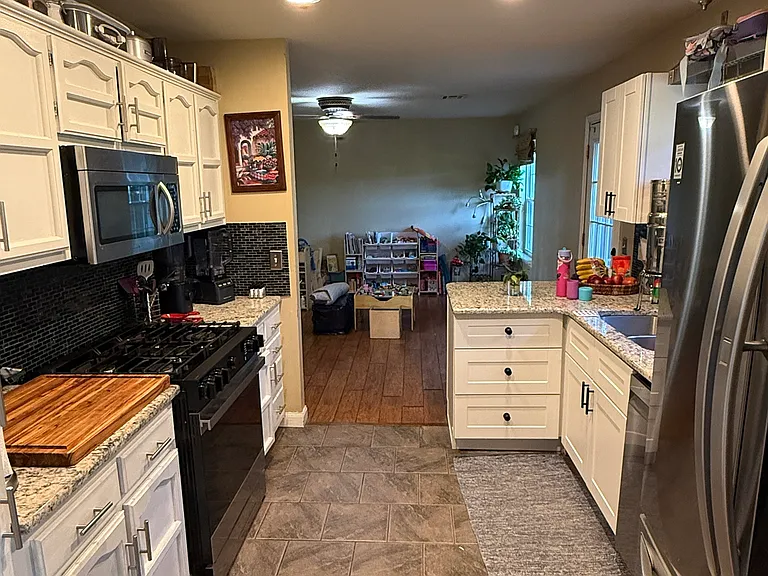 1405 W San Antonio St — Photo 8