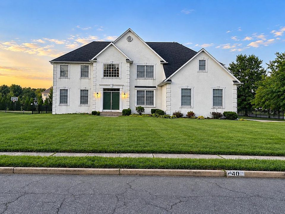 1st image of 40 Joseph Dr