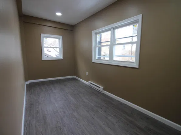 910 E Market St, Bethlehem, PA 18017