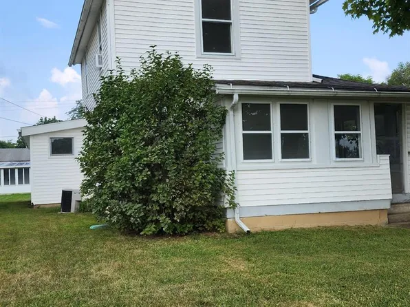 11 N Main St, Willard, OH 44890