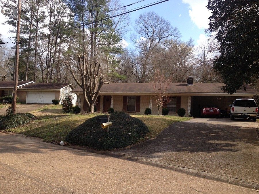 1st image of 209 Moonmist Dr