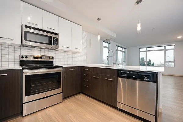 Zephyr Apartments — Photo 16