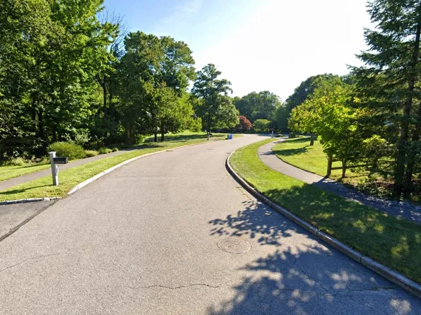 0 Undisclosed, Holliston, MA 01746