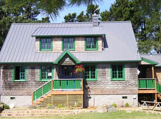 640 NW Alder St, Waldport, OR 97394