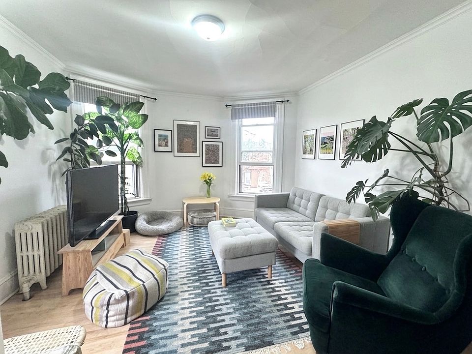 1st image of 2 Chicora Ave Floor 3