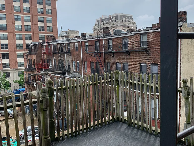 1203 Cathedral St #8 — Photo 8