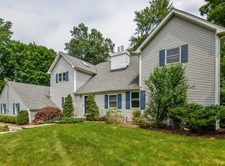 2 Harmony Ln, Hartsdale, NY 10530