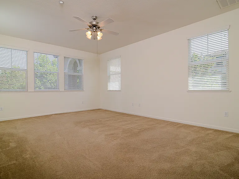 2300 Las Palomas Loop — Photo 12