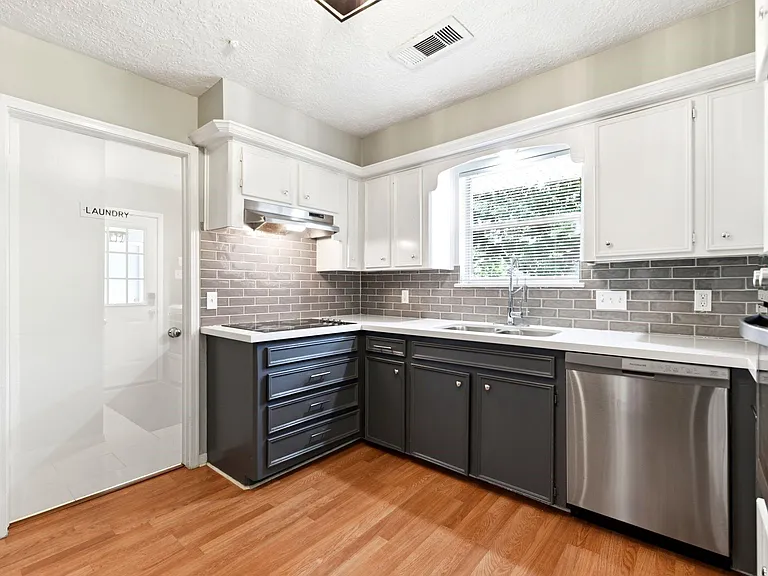 7902 Lichen Ln — Photo 16