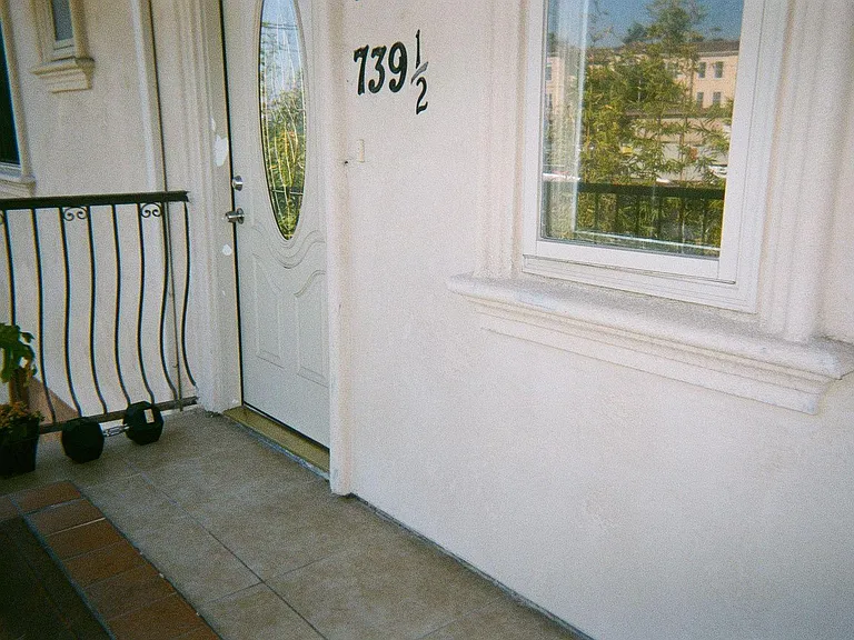 739 1/2 Agate St — Photo 18