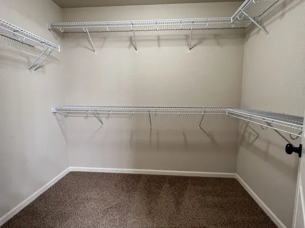 9565 Red Sunset Ct, West Des Moines, IA 50266