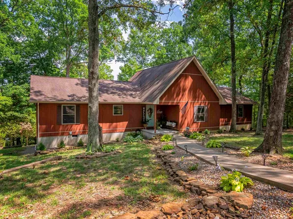 100 Raven Ln, Goreville, IL 62939