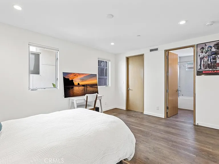 726 Loma Dr — Photo 33