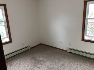 900 Stillwell Ave APT 4, Oshkosh, WI 54901