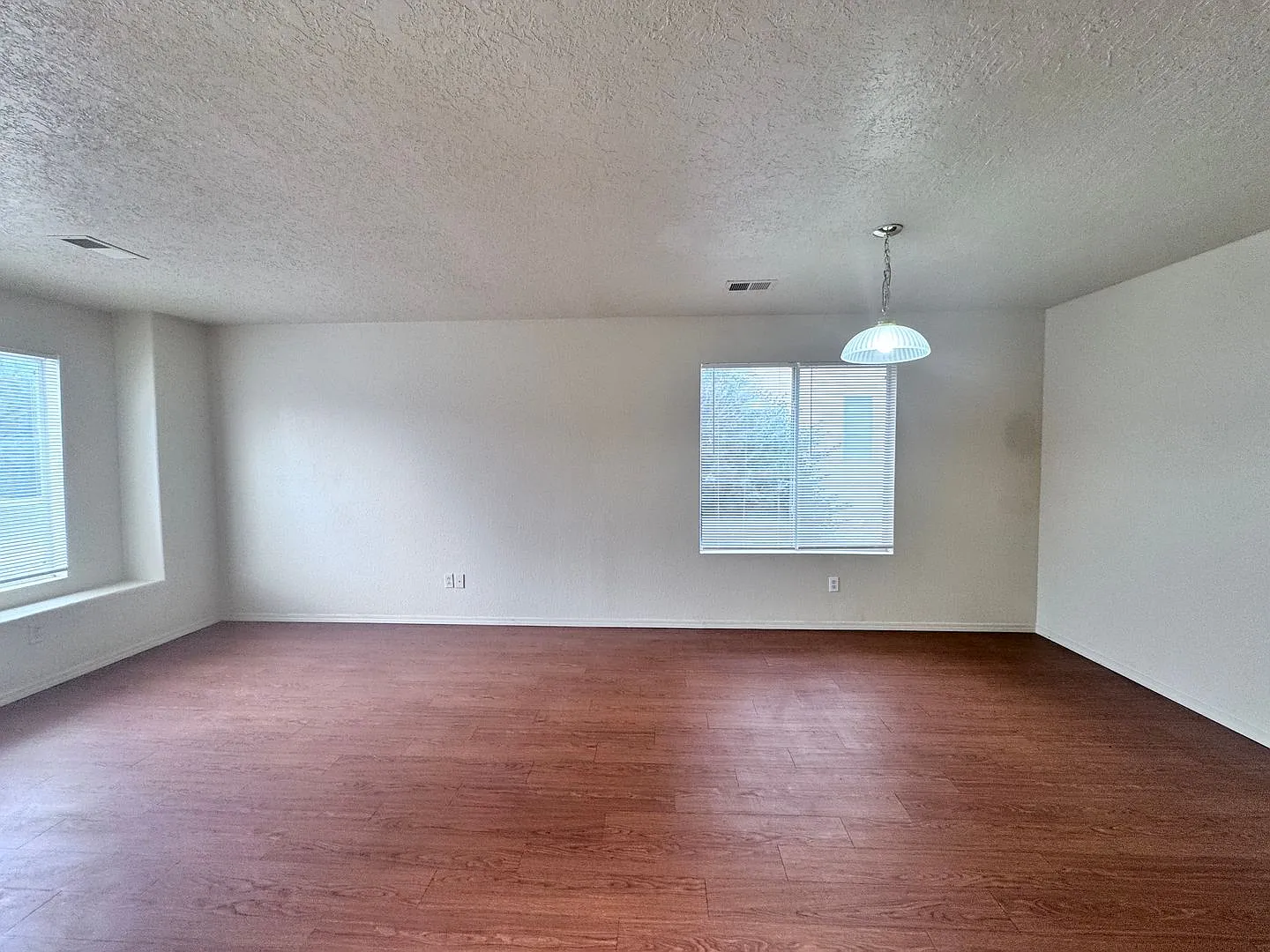 4 bed 2 bath home- New Carpet! — Photo 3