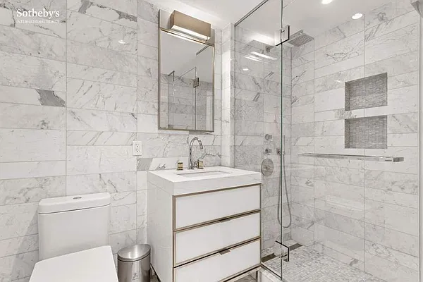 Rented by Sotheby's International Realty | media 32