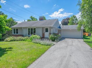 409 E Spooner Rd, Fox Pt, WI 53217