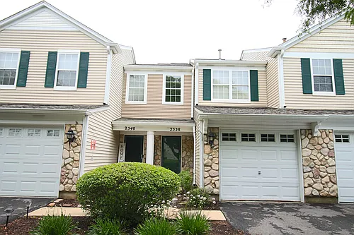 2538 Oak Tree Ln Photo 1