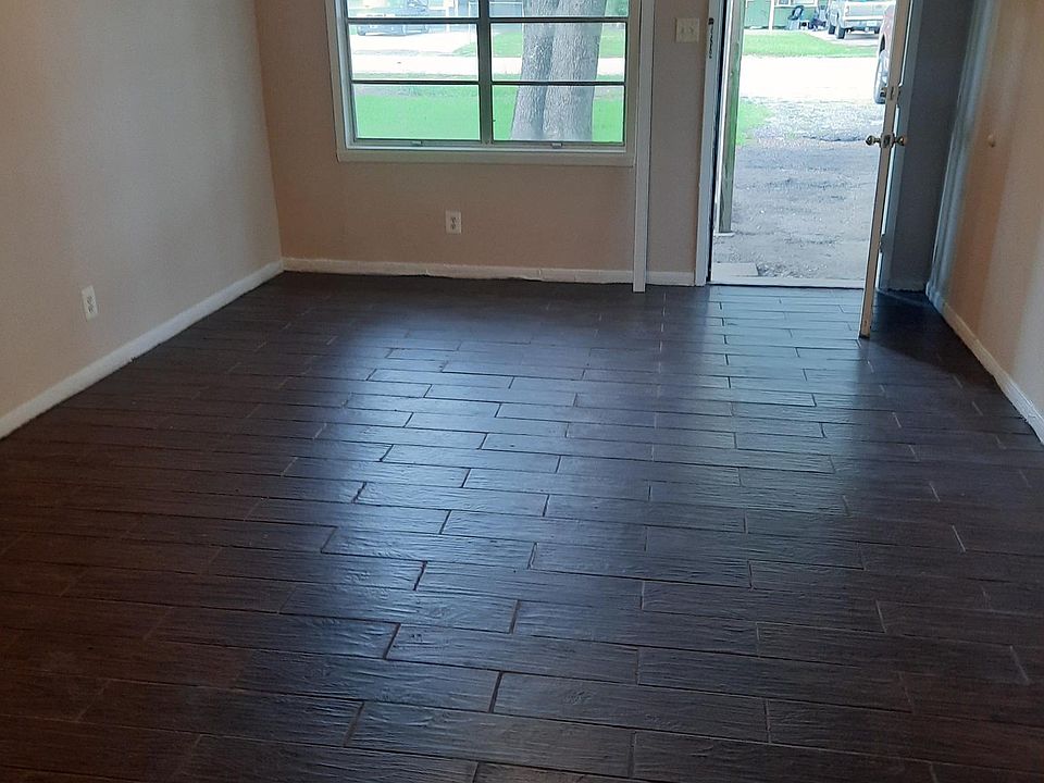1st image of 5145 Parkview Dr