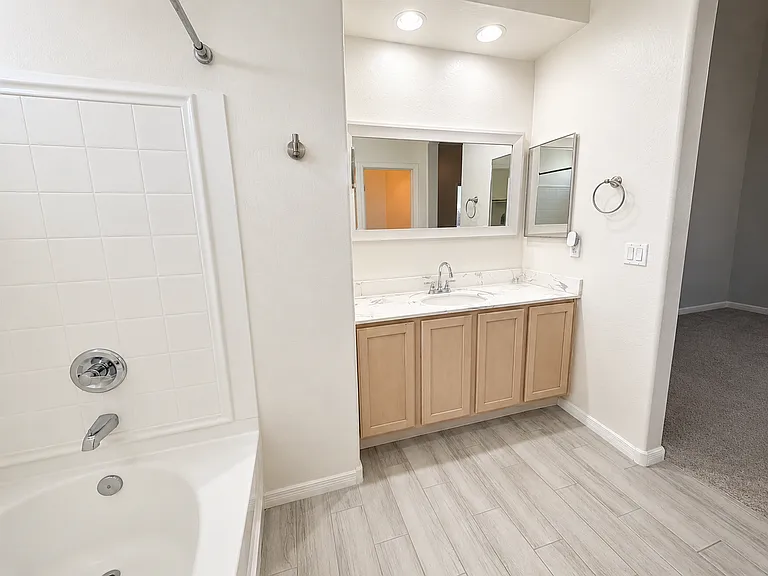 1207 W Carson Rd — Photo 23