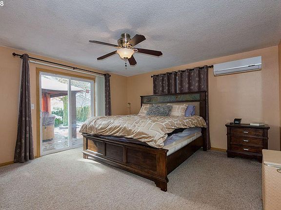 Master bedroom. The house is unfurnished. 