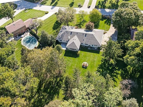 3rd image of 6721 Swissway Dr