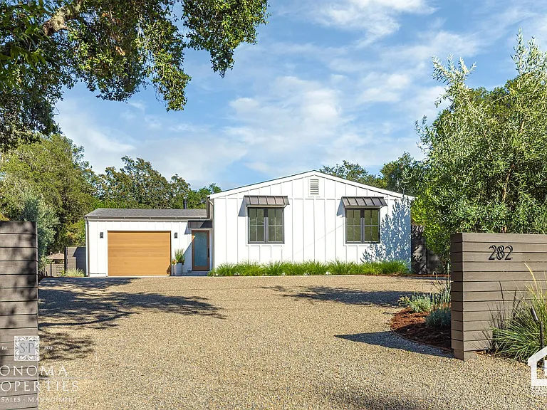 282 Richards Blvd — Photo 3