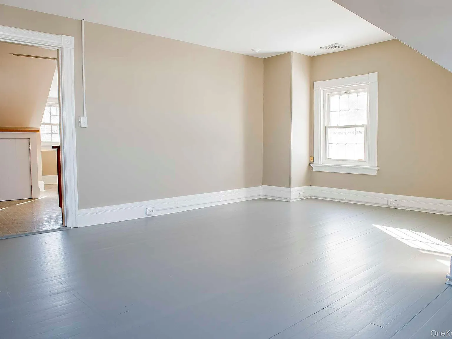 2 bed, 1.0 bath, 2000 sqft, $2,600 — Photo 4