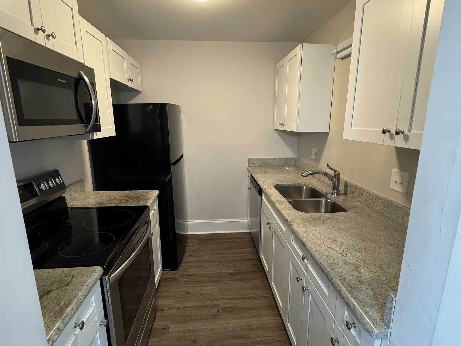 1 bed, 700 sqft, $1,150 — Photo 2