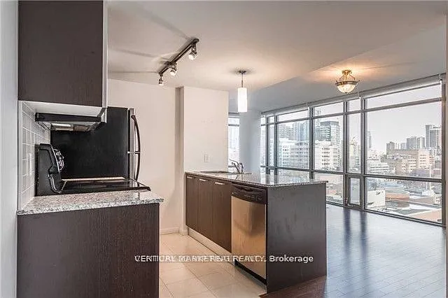 37 Grosvenor St #1007 — Photo 13