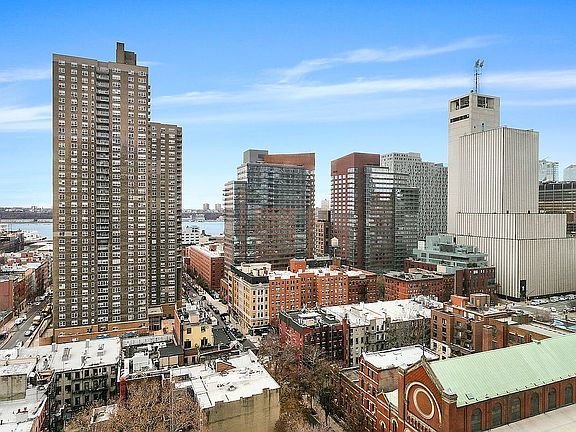 5th image of 425 W 50th St APT 11J
