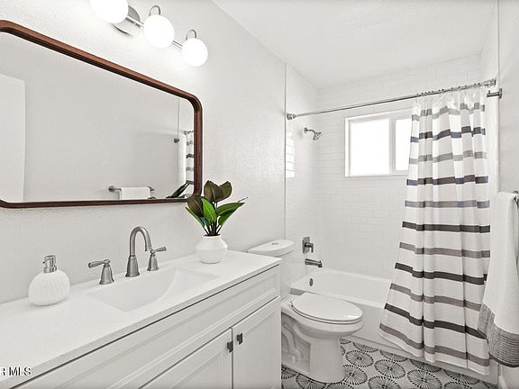 5th image of 204 Clairemont Dr