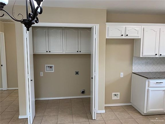 5th image of 2205 Rebecca Dr