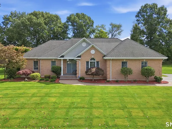 35 Gilbert Lane, South Windsor, CT 06074