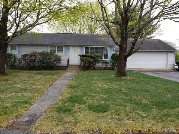 3 Gail Ct, Coventry, RI 02816