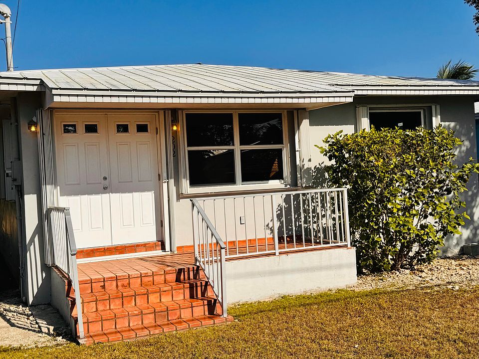 2nd image of 202 Hibiscus St
