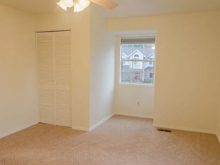 23954 SE 42nd Pl — Photo 8