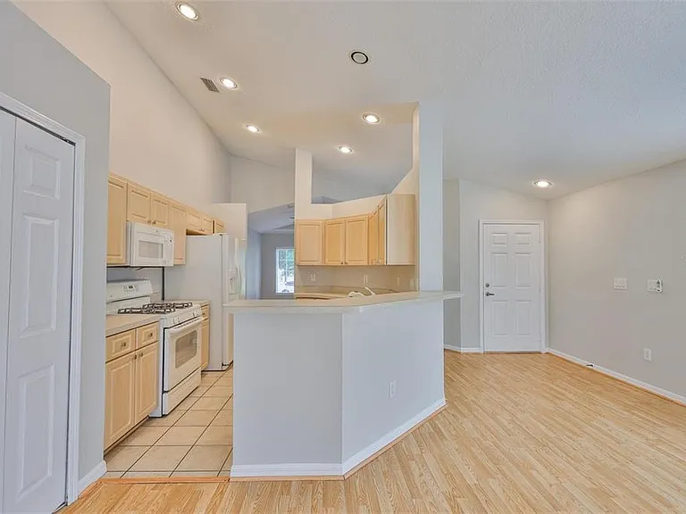 6610 Cambridge Park Dr — Photo 13