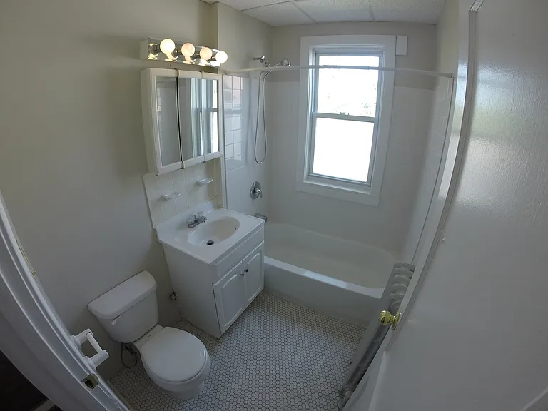 46 Grace St — Photo 2