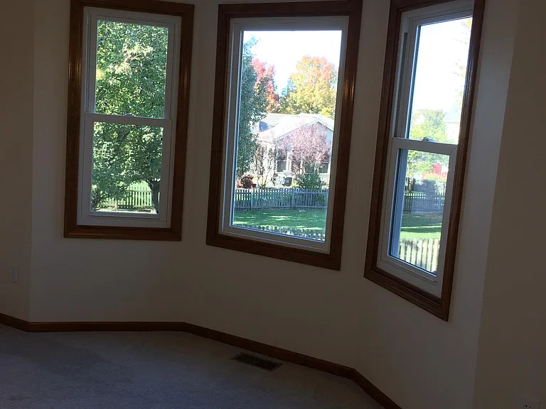 1200 NE Franklin Dr — Photo 7