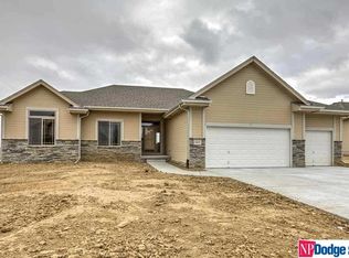 5802 N 153rd St, Omaha, NE 68116