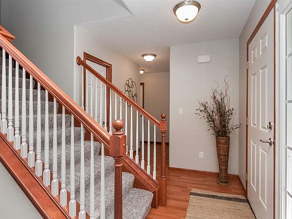 2nd image of 760 Yorkshire St