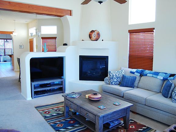 Living Room, Gas Kiva Fireplace