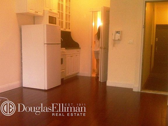 2nd image of 309 E 37th St APT 2AW