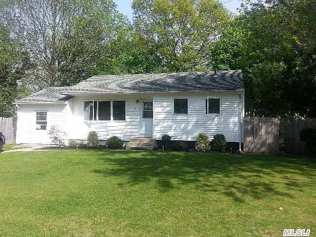 1st image of 22 W Haven Dr
