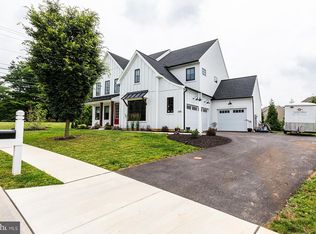 600 Stonehenge Dr, Lititz, PA 17543