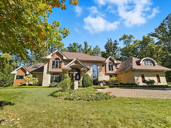 4th image of 3039 Lakeshore Dr