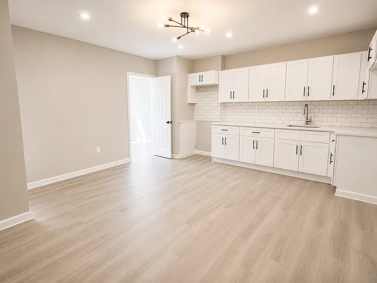291 W Runyon St #A2 — Photo 1