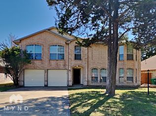909 Shady Brook Ln, Cedar Hill, TX 75104